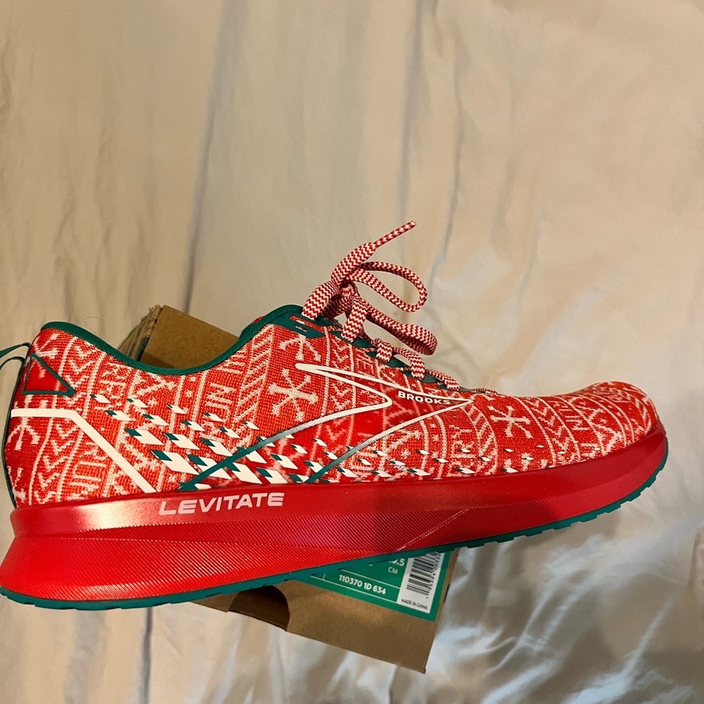 Brooks Levitate 5 Energize Neutral NWOT
